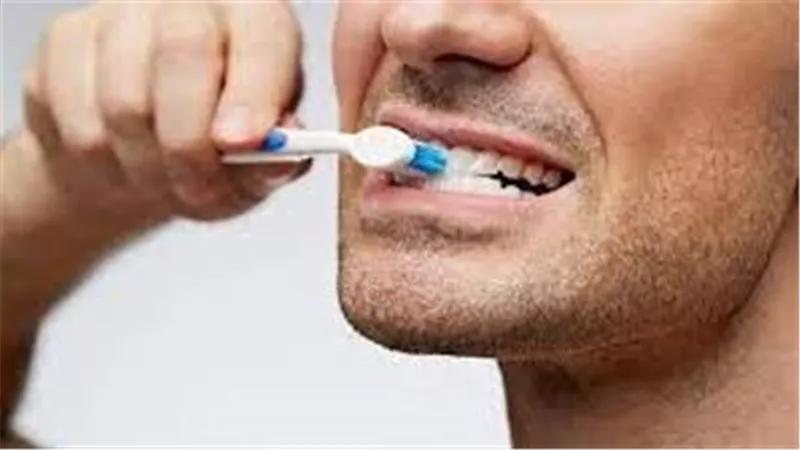 تجنب تنظيف الأسنان بعد وجبة الفطور (الاسباب)