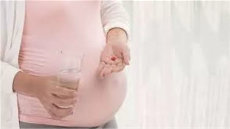النساء الحوامل اللواتي يتناولن المسكنات أكثر عرضة للإصابة بمضاعفات الولادة المبكرة 
