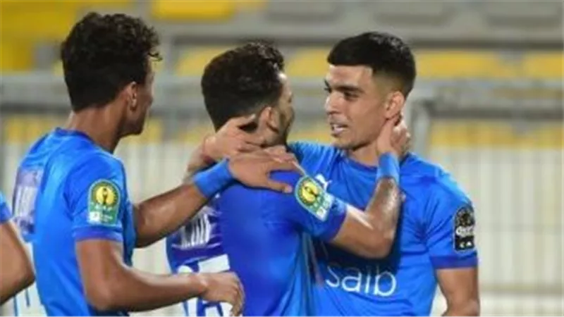 صفقة مدوية.. هل وقع أشرف بن شرقي للأهلي؟