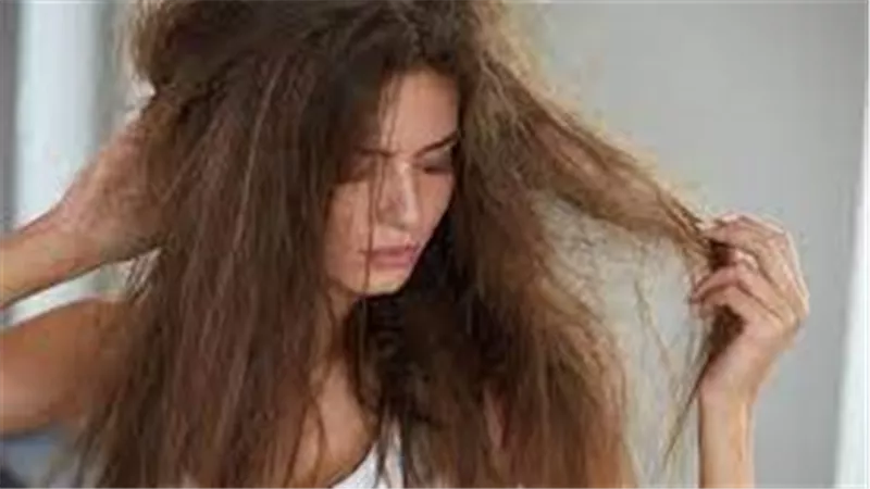 مجلة معنية بالصحة والجمال تؤكد أهمية اختيار الشامبو تبعا لنوع الشعر