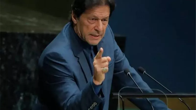 عمران خان يدعو أنصاره لمسيرة لإسلام أباد الأربعاء المقبل