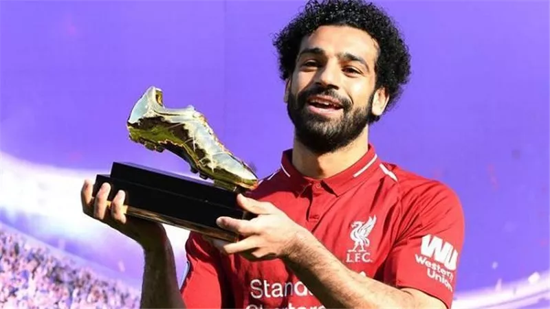 الفرعون المصري محمد صلاح يتوج بالقدم الذهبية للمرة الثالثة فى مسيرته الكروية