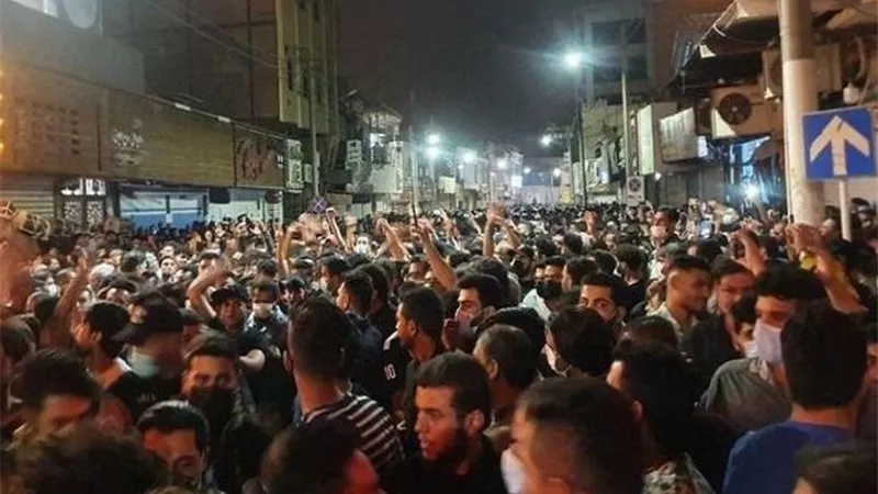 الشرطة الإيرانية تفرق احتجاجات جنوب البلاد
