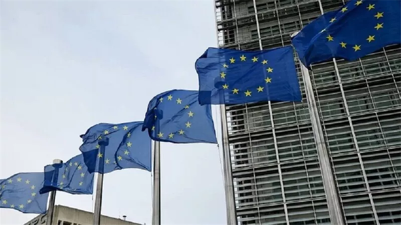 المفوضية الأوروبية تدعو إلى تأجيل حظر النفط الروسي