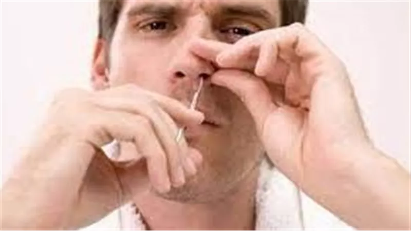  طبيبة أمراض جلدية ألمانية تحذر من نزع شعر الأنف