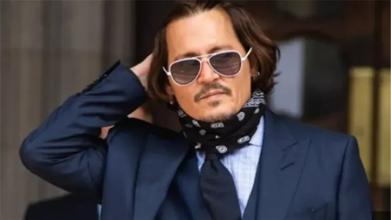 بعد انتصاره على طليقته.. جوني ديب يحتفل بعيد ميلاده الـ59
