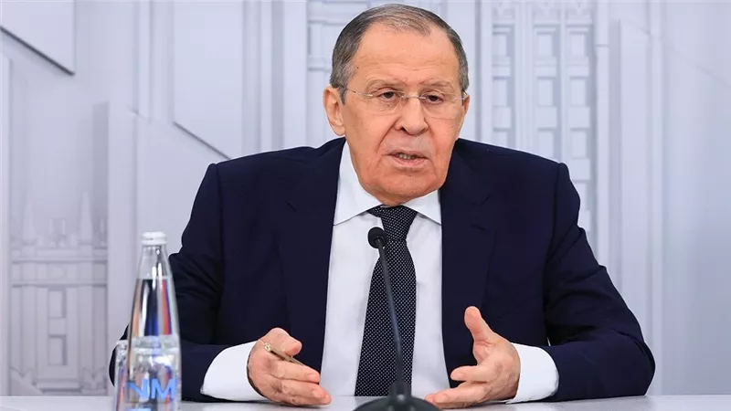  خلال مؤتمر صحفي.. وزير الخارجية الروسي يهاجم أوكرانيا 