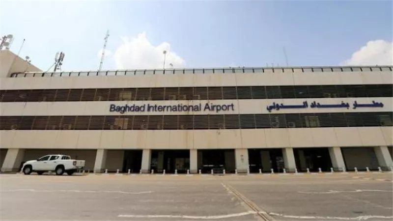 الإعلام الأمني العراقي: تعرض مطار بغداد الدولي ومحيطه لهجوم بـ5 صواريخ