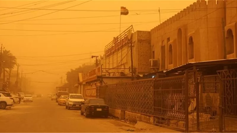 مجددًا.. عاصفة ترابية تضرب العراق وتشل مطار بغداد