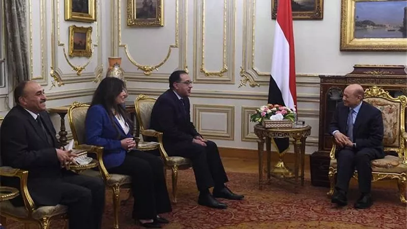 رئيس الوزراء المصري يجدد دعم بلاده لمجلس القيادة الرئاسي اليمني