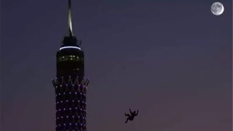 بعد ذبح طالب زميلته.. انتحار شاب من أعلى برج القاهرة في مصر