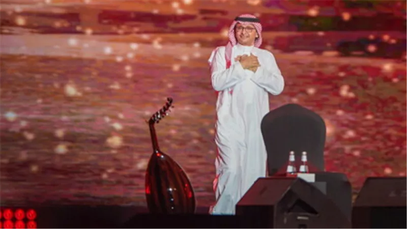 حفلًا أسطوريًا.. عبدالمجيد عبدالله يحيى حفلا غنائيا لأول مرة منذ عقود