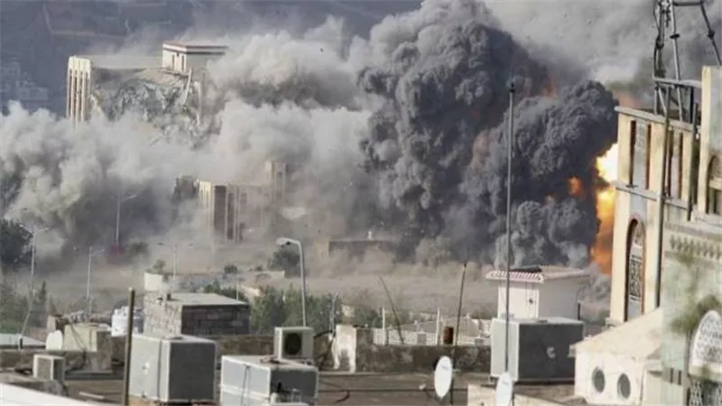 الحوثيون يقصفون منازل المدنيين في الحديدة بطائرات مسيرة
