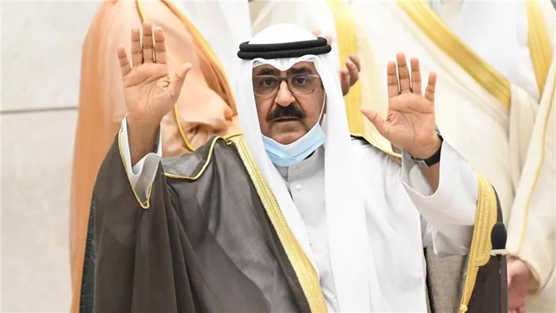 ولي عهد الكويت يعلن حل مجلس النواب ويدعو لانتخابات عامة