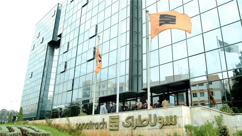 كم تبلغ إيرادات الجزائر من النفط والغاز؟