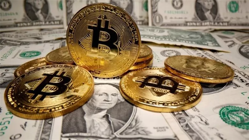 العملات المشفرة.. ارتفاع بيتكوين وتراجع إيثيريوم 