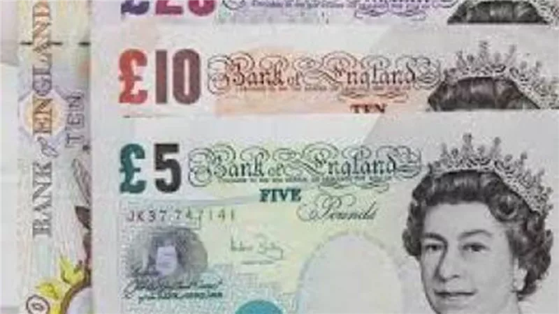  الجنيه الاسترليني إلى أدنى مستوى أمام الدولار