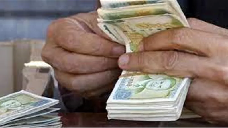سعر الدولار يشهد تراجعًا في سوريا 