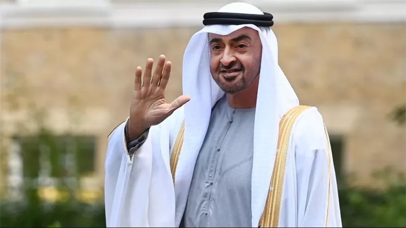 أول تعليق للرئيس الإماراتي على اغتيال رئيس وزراء اليابان السابق