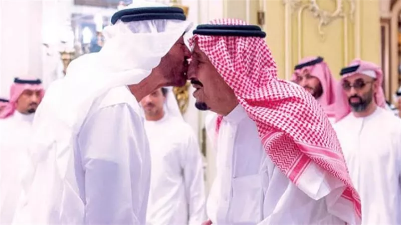 رئيس الإمارات ومحمد بن راشد يعزيان خادم الحرمين الشريفين
