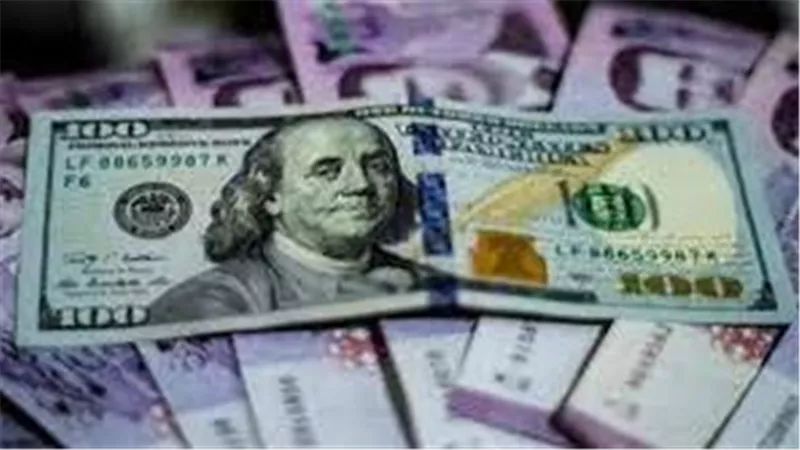 وسط أزمات تشهدها البلاد.. تقرير يوضح بالأرقام سعر الدولار في سوريا 