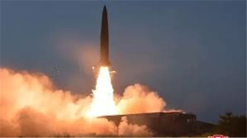 كوريا الشمالية تطلق صاروخا باليستيا باتجاه بحر اليابان