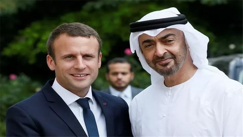 ماكرون يبدأ مباحثاته الشيخ محمد بن زايد في قصر الإليزيه