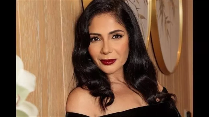  بإطلالة جذابة وابتسامة هادئة.. صورة للفنانة المصرية 