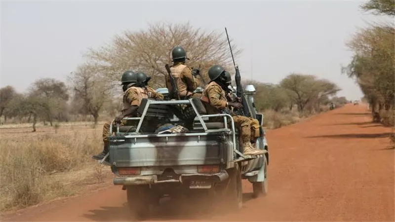 مقتل 11 شخصا في اشتباكات بين جماعة إرهابية والجيش المالي