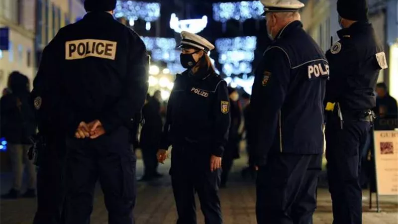 مصرع وإصابة 12 شخصًا إثر حادث تصادم مروع في كندا
