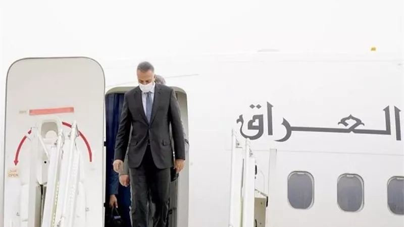 رئيس الوزراء العراقي يصل مصر للمشاركة بالقمة العربية المصغرة
