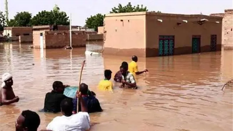 خادم الحرمين يوجه بتسيير جسر جوي لإغاثة المتضررين من الفيضانات بالسودان