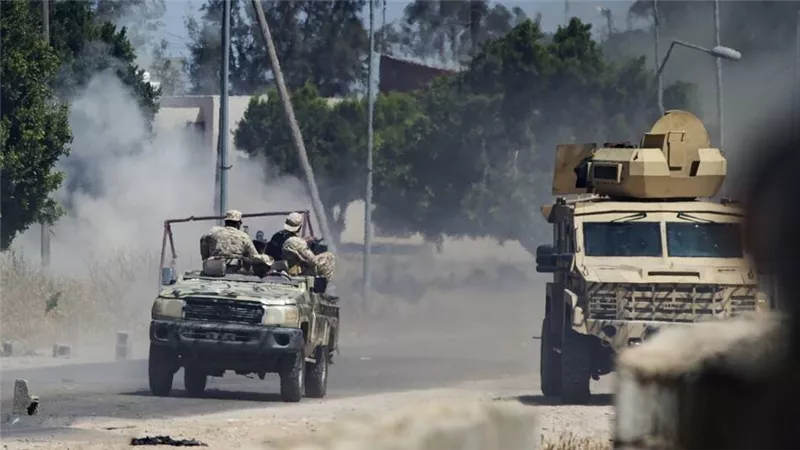 ليبيا.. الصحة تُعلن وقوع 12 قتيلا و87 جريحا باشتباكات طرابلس