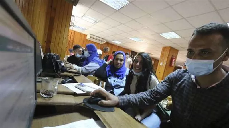 شروط تقليل الاغتراب 2022.. الفرق بين التحويل المناظر وغير المناظر