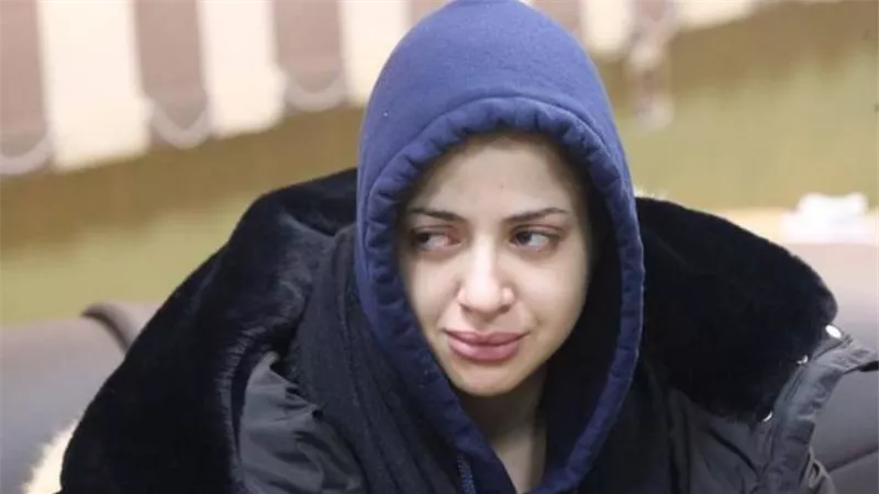 منى فاروق لمنتقديها: أنا بنت بتتكلموا في عرضي ليه؟ خافوا ربنا