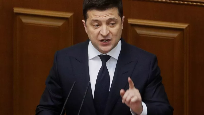 مخاطبا المواطنين الروس.. زيلينسكي: بوتين يرسلكم للموت