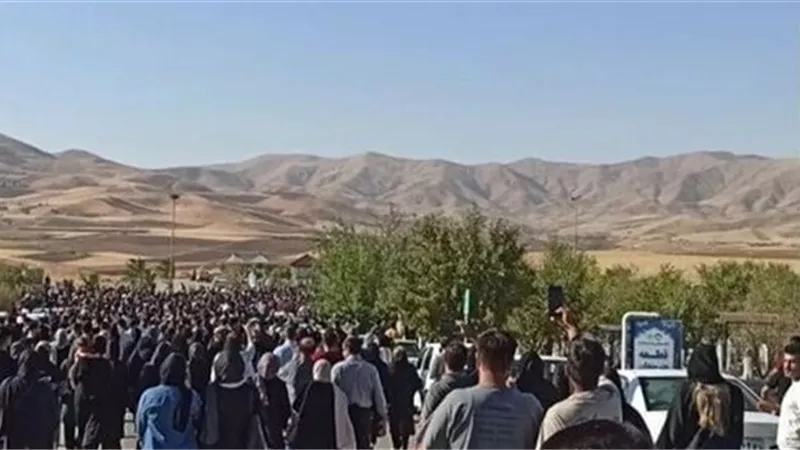لليوم الثاني.. تظاهرات في إيران احتجاجًا على مقتل شابة عشرينية