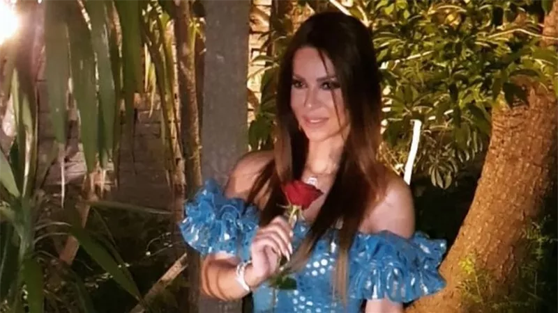 إطلالات مثيرة وجريئة للفنانة التونسية فريال يوسف (صور)