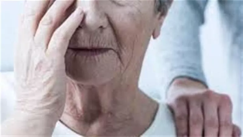  باحثون يكشفون أشخاص الأكثر عرضة للإصابة بمرض الزهايمر 