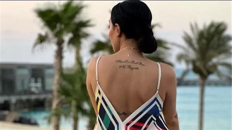ميرهان حسين تشارك جمهورها جلسة تصوير جريئة لأحدث إطلالاتها بالصحراء (صور)