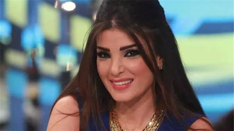 تصدرت المشهد الفني في 2003.. من هي الفنانة اللبنانية دينا حايك؟