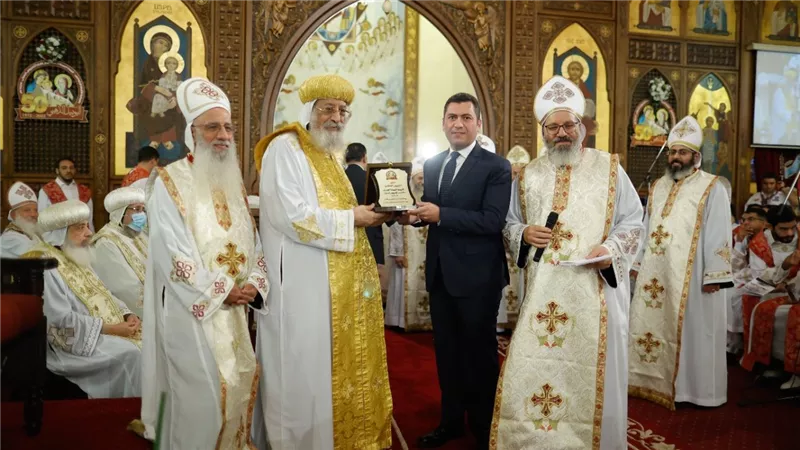 مصر.. البابا تواضروس يُكرم النائب محمد السلاب