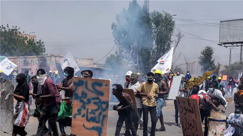 السودان.. توسع المعارك يجبر الآلاف على النزوح من شمال كردفان