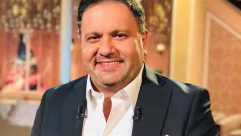 الممثل المصري إدوارد يفرج مفاجأة بشأن عامل نظافة الذي أثار الجدل على مواقع التواصل (صورة)