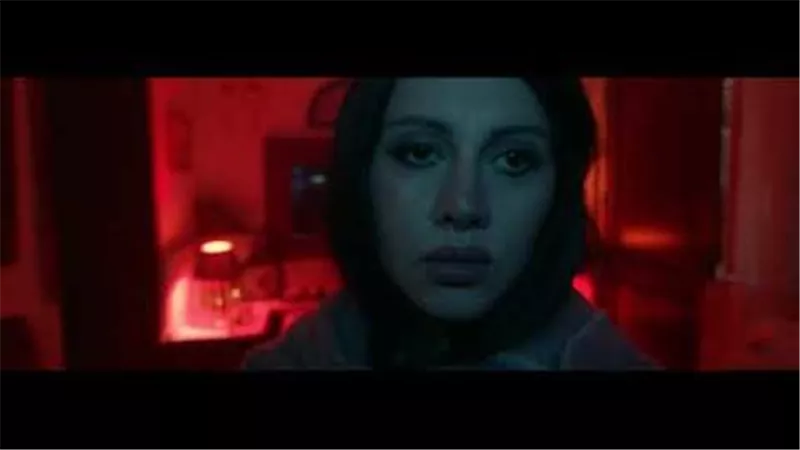  بالتزامن مع احتفالات الهالوين.. كيف تدور أحداث فيلم الحارث في إطار الإثارة ومشاهد الرعب النفسي؟ (فيديو)