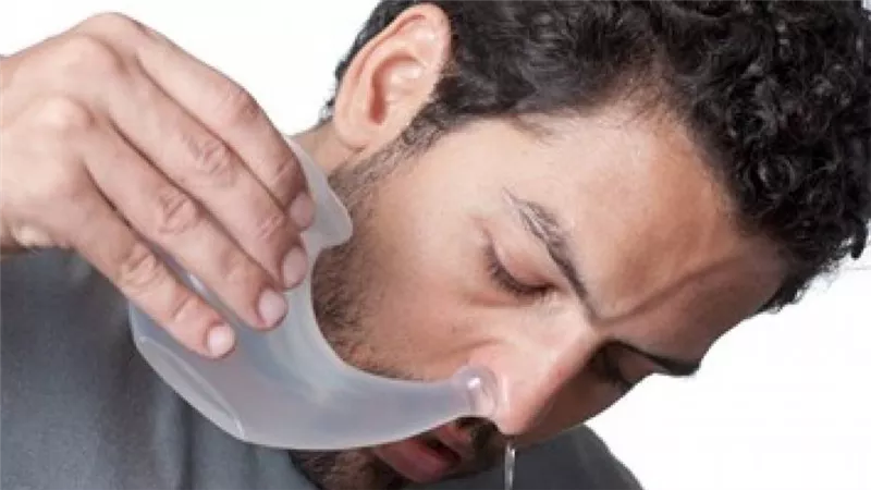 كيف أتخلص من التهاب الجيوب الأنفية؟.. المحلول الملحي أحد الوسائل
