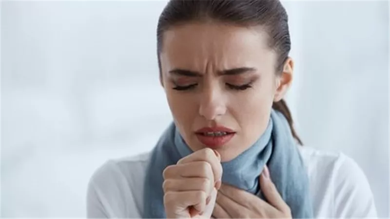 ما هو الفرق بين السعال والكحة؟.. وجهان لعملة واحدة