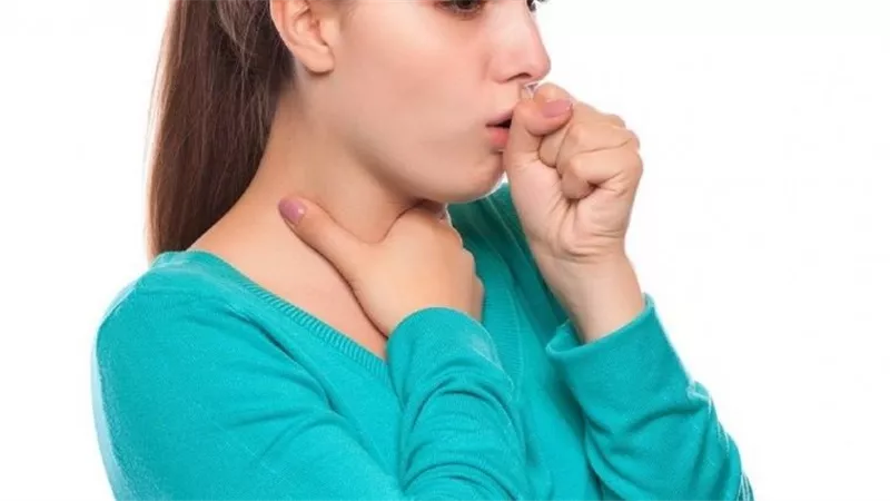 كيف أجعل الكحه تختفي؟.. العسل علاج سحري