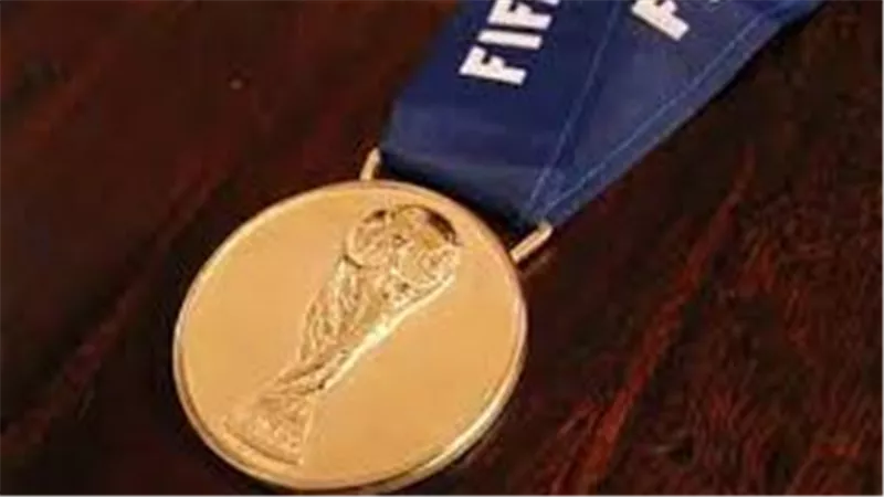 من هو أكثر شخص حصل على الميداليات في تاريخ كأس العالم؟