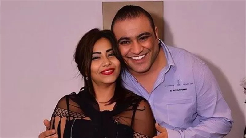 شقيق الفنانة شيرين عبدالوهاب يُثير الجدل بالحديث عن علاقتها بـ 